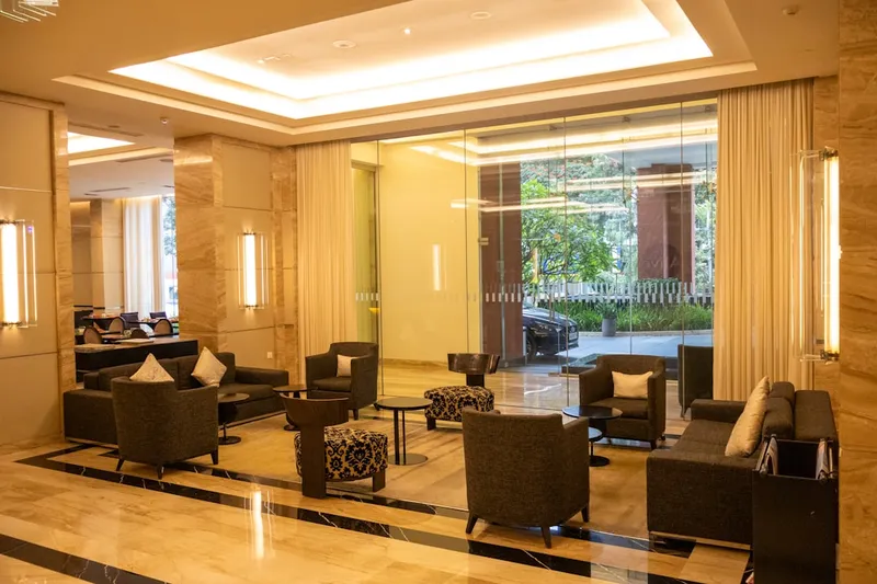 Double Tree Hillton Hotel Lobby